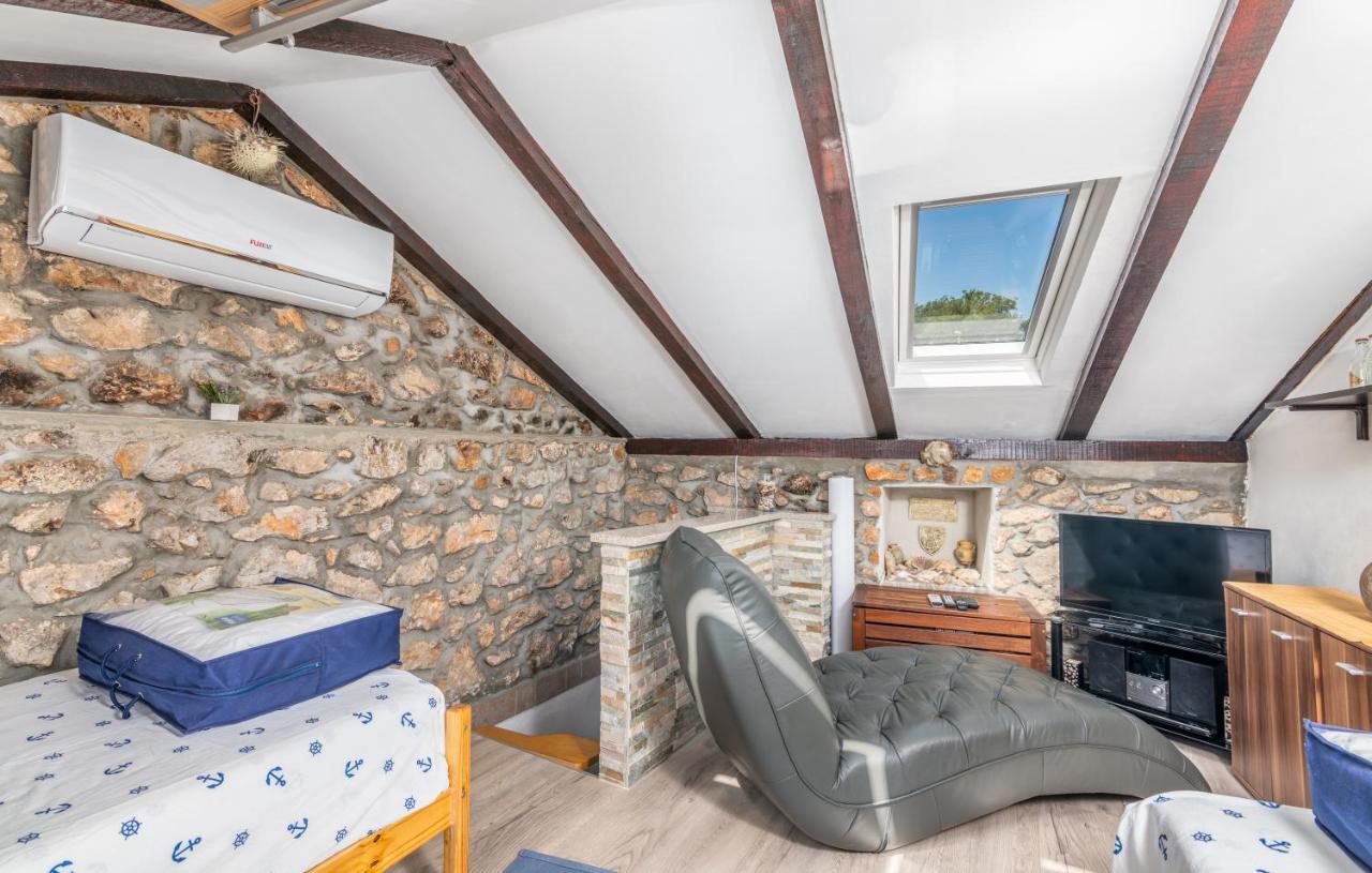 Stone House Knez Apartment Vrbnik Exterior photo